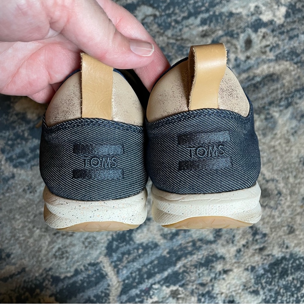Excellent Condition! Tom’s Cabrillo Navy Denim sneakers 10 - Picture 5 of 8